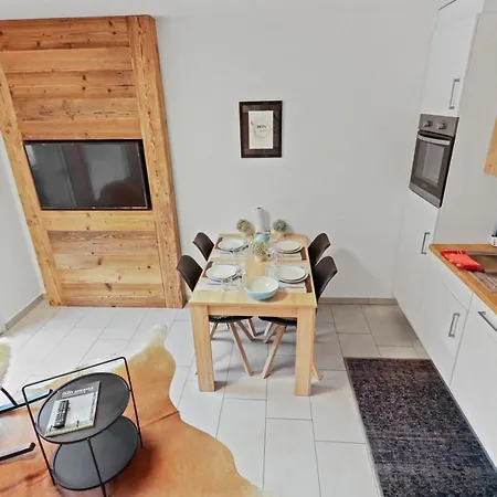 En Plein Centre De Montana アパート