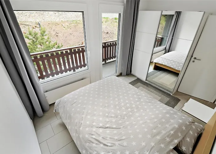 En Plein Centre De Montana Lägenhet