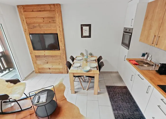 En Plein Centre De Montana Lägenhet